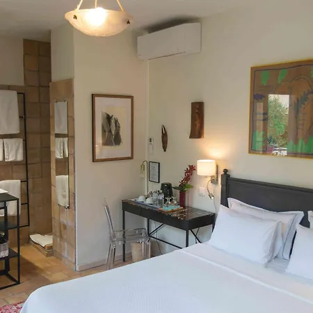 Le Clos D'argenson Bed & Breakfast 4*