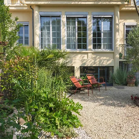 לינה וארוחת בוקר Le Clos D'argenson 4*