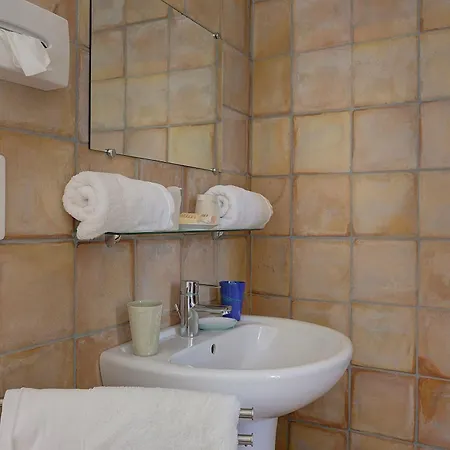 לינה וארוחת בוקר Le Clos D'argenson 4*