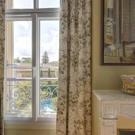 Maison Argenson Bed & Breakfast 4*